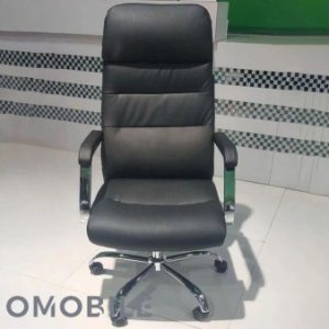 Fauteuil de Bureau Président Haut Dossier – Rembourrage Confort – Base Chromée à Roulettes